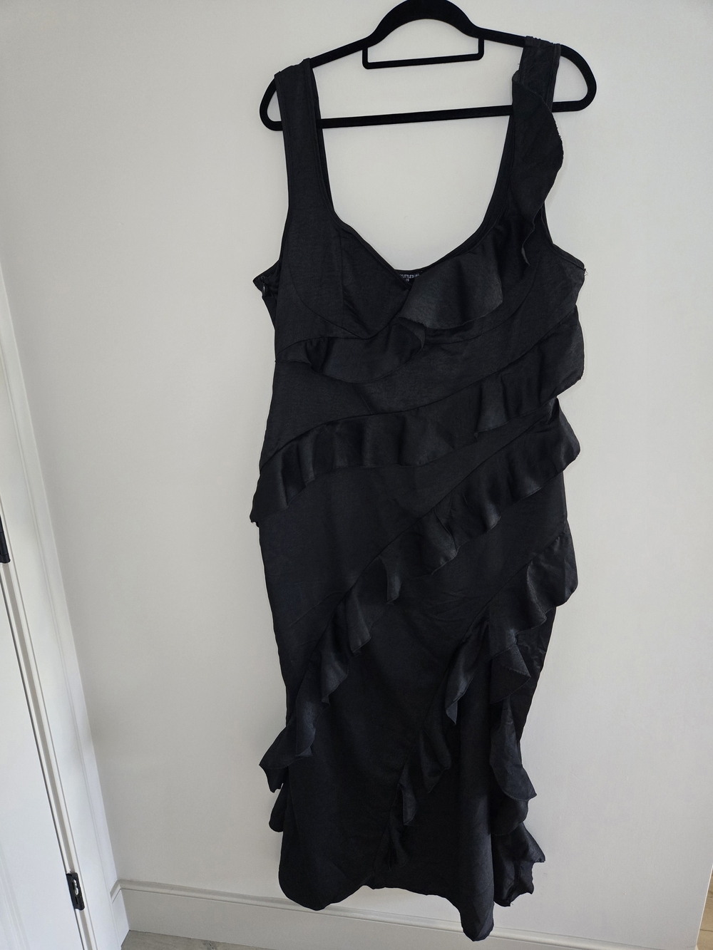 PrettyLittleThing Plus Black Ruffle Maxi Dress, Sleeveless Formal Party Dress